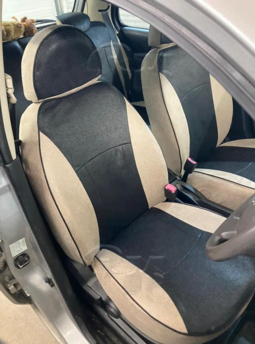 Чехлы для Nissan March 2002-2010, спинка второго ряда с делением 60/40