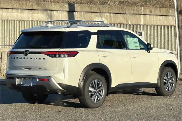 Nissan Pathfinder SL-2