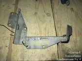 Петля капота на Nissan Sunny FB14