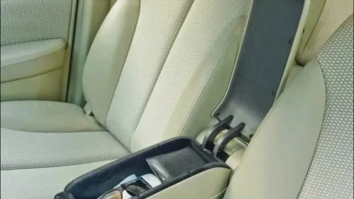 Nissan Tiida 15M, 2004, Compact meets Luxury
