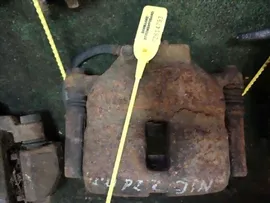 Суппорт передний правый Nissan Almera N16 2001