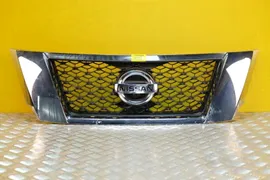 R52GRILL nissan pathfinder r52 13 решетка радиатора передняя камера