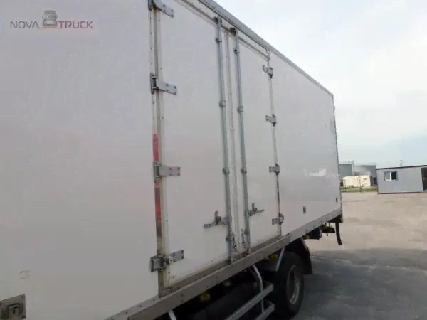 Nissan Diesel-4
