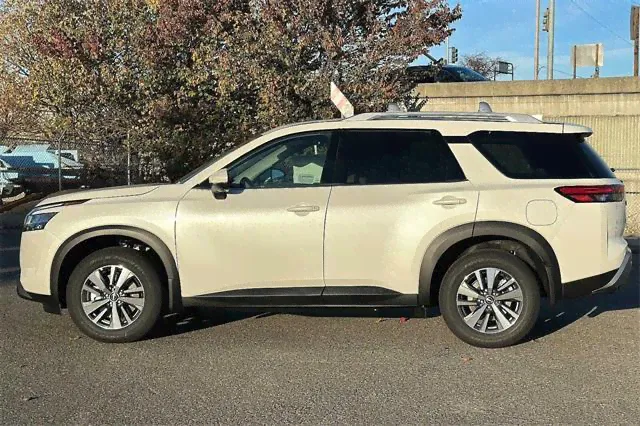 Nissan Pathfinder SL-3