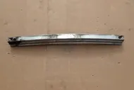 nissan almera tino 00 - балка бампера переднего