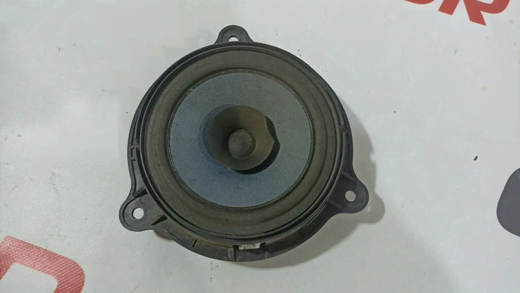 Динамик 40W б/у для Nissan Wingroad