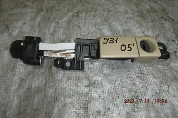 Замок бардачка Nissan Teana J31-3