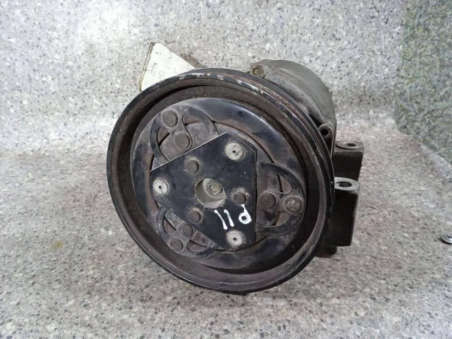 Компрессор кондиционера Nissan Primera P11 1998г. (артикул RA-46023020017)-2