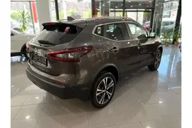 Nissan Qashqai, 2.0 л., полный привод, 2022 г., почти новый