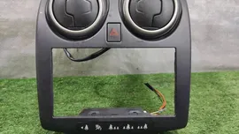 Рамка магнитолы для Nissan Qashqai J10 68260JD02A