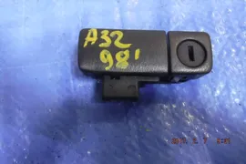 Замок бардачка Nissan Cefiro A32