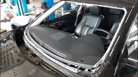 Установка лобового стекла Nissan Teana J33