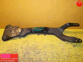балка Nissan Presage передняя VNU30