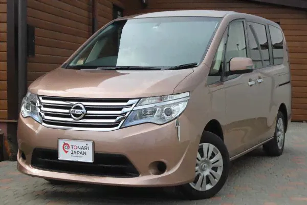 Продажа Nissan Serena-1