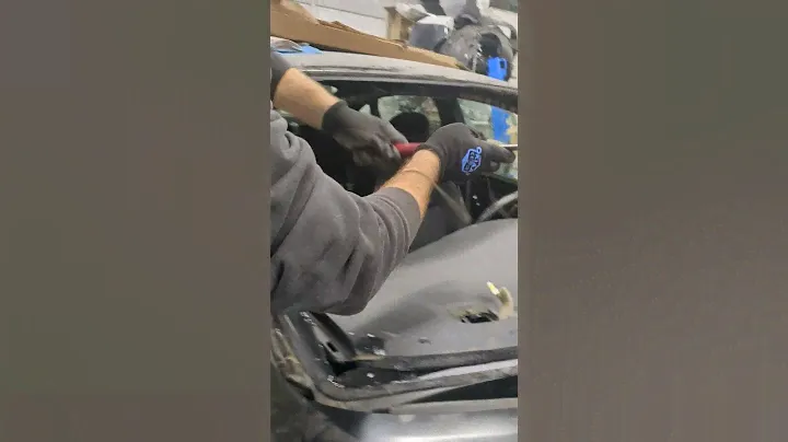 меняем лобовое стекло на машине Ниссан Сентра ч2 #auto #car #nissan #авто #машина #разбор