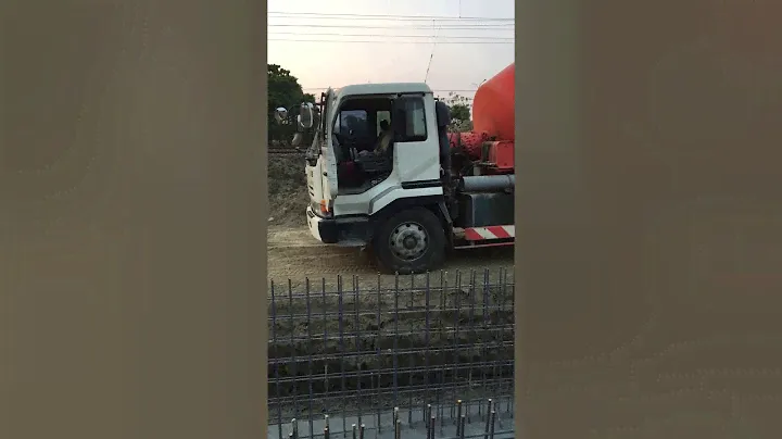 UD RG8 Dump truck ‘High revs!!!’