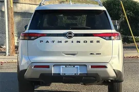 Nissan Pathfinder SL