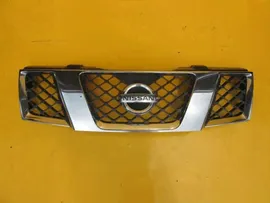 nissan pathfinder r51 2005 решетка радиатора хромированная