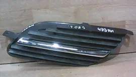 Решетка радиатора Nissan Almera Tino 2002