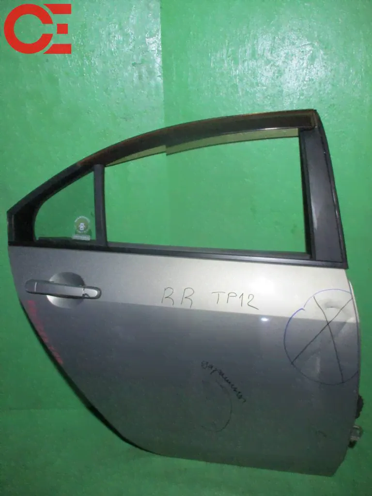 дверь Nissan Primera правая задняя TP12-1