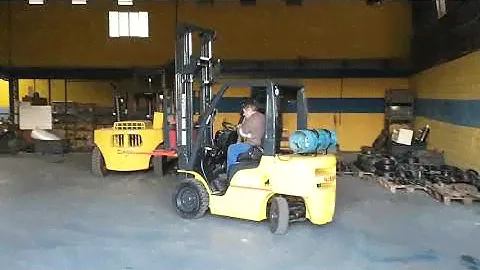 Empilhadeira - Nissan - P1F2A25U - 2.5 Ton. - 2014