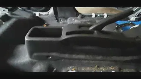 Nissan Note e-Power. Ниссан ноут е паур, снятие средней консоли между сиденьями
