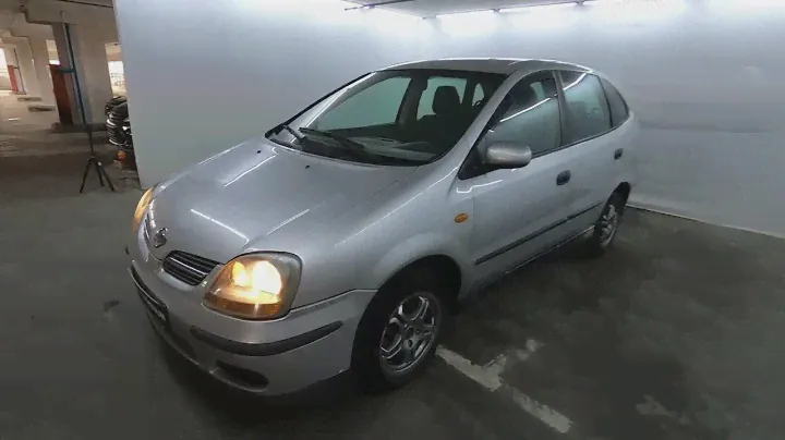 Nissan Almera Tino I 1.8 MT (114 л.с.) 2001