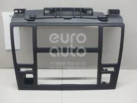68260-ZW60A Nissan Рамка магнитолы