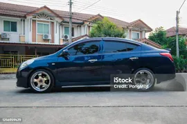 Nissan Almera Автомобиль Eco Изменен В Vipстиле — стоковые фотографии и другие картинки Nissan - Nissan, Yakuza, Автомобиль