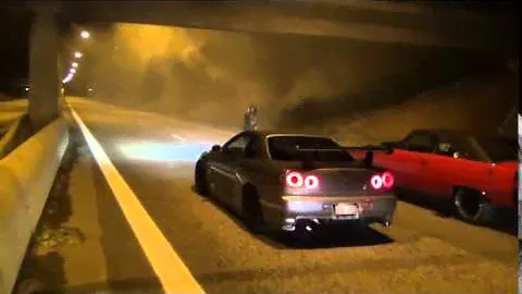 Nissan Skyline R34 GTR V Spec 2  VS DODGE dart muscle car