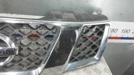 Решетка радиатора NISSAN PATHFINDER (2005) 2007