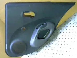 Обшивка двери задней правой (дверная карта) Nissan Micra - K12 (2002-2010) 2005