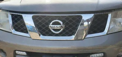nissan pathfinder 05 - r51 решетка радиатора-0
