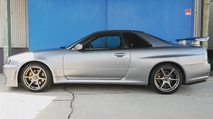 Nissan Skyline GTR R34 V-spec II Нур