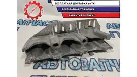 Кронштейн Nissan Terrano 3 7700110112.