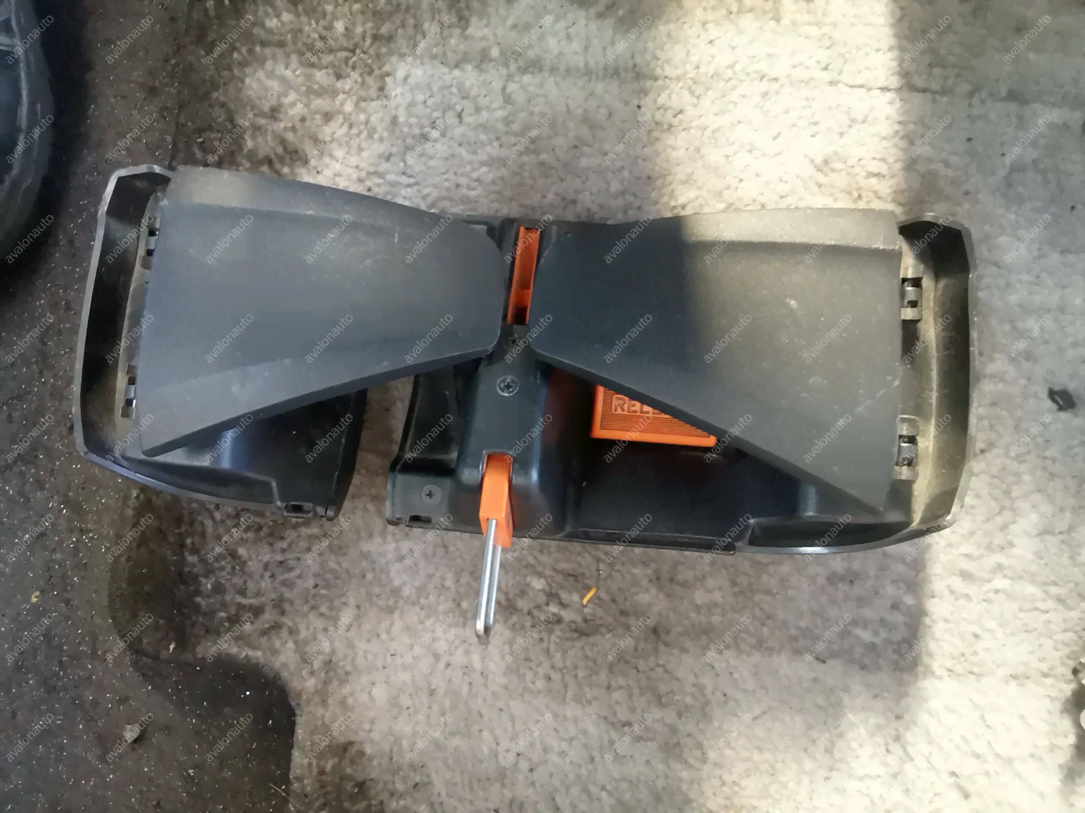 Зарядное устройство NISSAN LEAF 2011г. ZE0 EM61-0