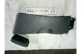Подлокотник с дефектом Nissan Qashqai (J10) 2006-2014