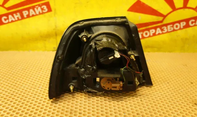 Фонарь Nissan Sunny Fb15 Зад Право-1
