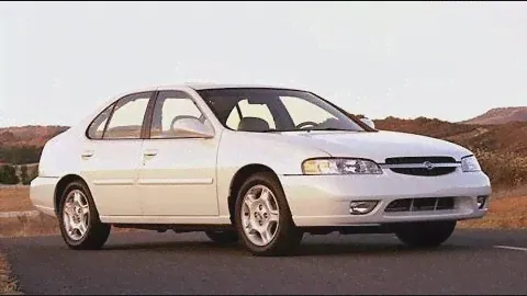 2001 Nissan Altima Start Up and Review 2.4 L 4-Cylinder
