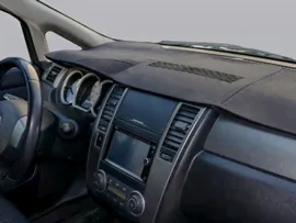 Накидка на панель приборов алькантара черный, для Nissan Tiida 2004-2013 (S-NITII-0454)