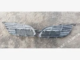 Решетка радиатора Nissan Almera Tino 2001