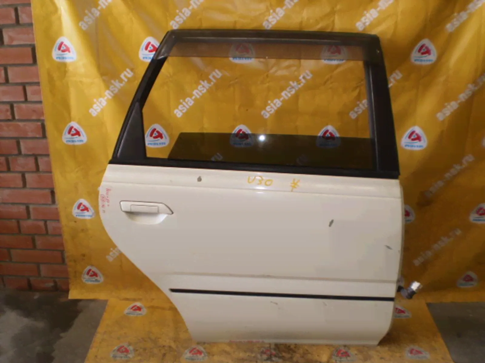 Дверь боковая NISSAN Presage/Bassara U30 зад, прав-0